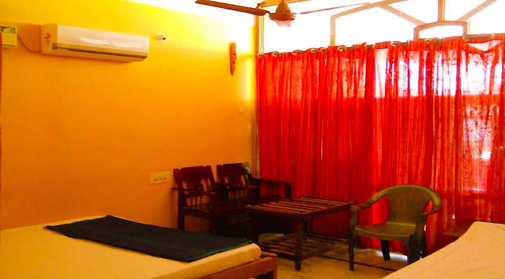 Sri Devi Comforts Hotel Chikmagalūr Esterno foto