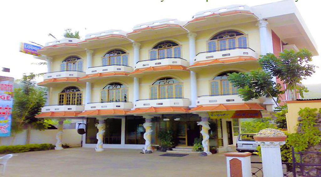 Sri Devi Comforts Hotel Chikmagalūr Esterno foto
